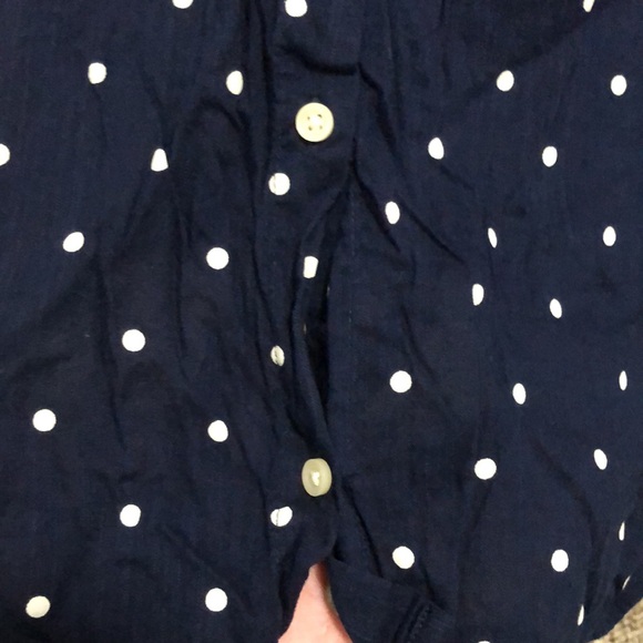 Old Navy Blue Polka Dot button up sleeveless blouse - Picture 5 of 5